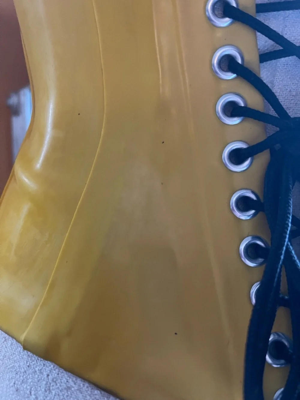 Polymorphe Yellow Latex Waist Cincher Corset - Picture 6 of 7